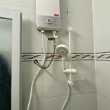 Máy tắm nước nóng trực tiếp Rheem Prestige RTLE-45B-NWV Không Bơm