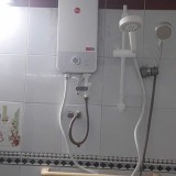 Máy tắm nước nóng trực tiếp Rheem Prestige RTLE-45B-PWV có Bơm trợ lực